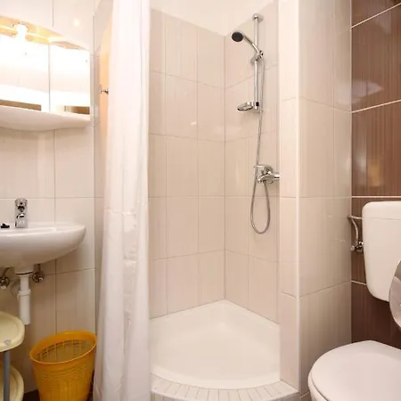 Guest house Apartments And Rooms With Parking Space Jelsa, Hvar - 8798 Jelsa (Hvar)
