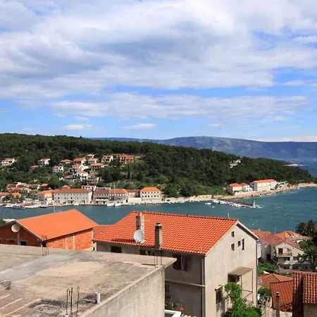 Apartments And Rooms With Parking Space Jelsa, Hvar - 8798 3* Jelsa (Hvar)