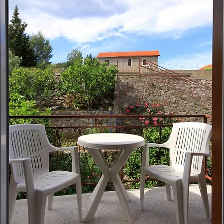 Apartments And Rooms With Parking Space Jelsa, Hvar - 8798