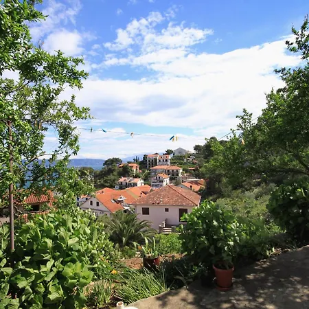 Apartments And Rooms With Parking Space Jelsa, Hvar - 8798 Gostinjska kuća Jelsa (Hvar)