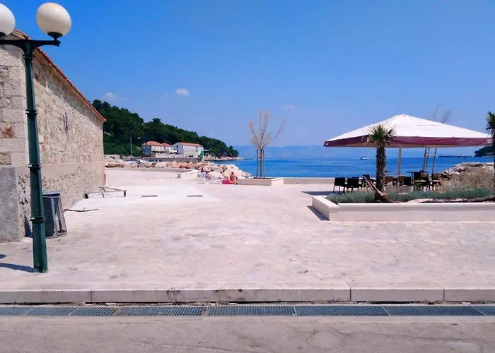 Gostinjska kuća Apartments And Rooms With Parking Space Jelsa, Hvar - 8798 Jelsa (Hvar)