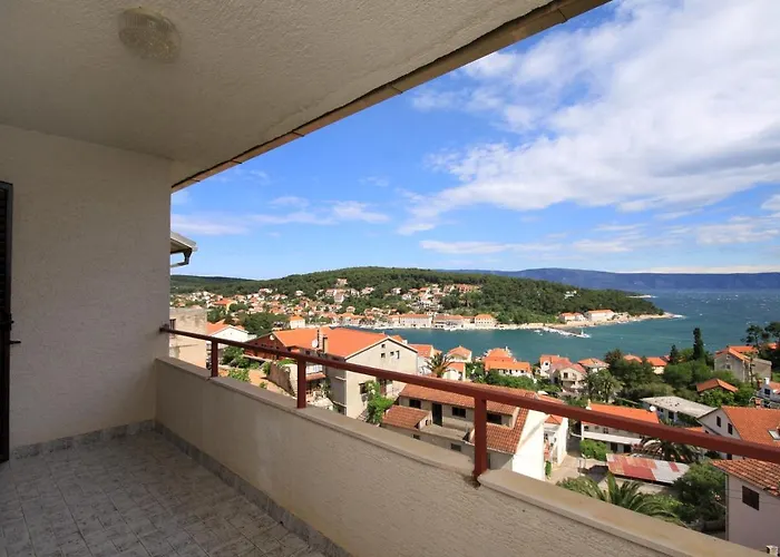 Gostinjska kuća Apartments And Rooms With Parking Space Jelsa, Hvar - 8798 3*
