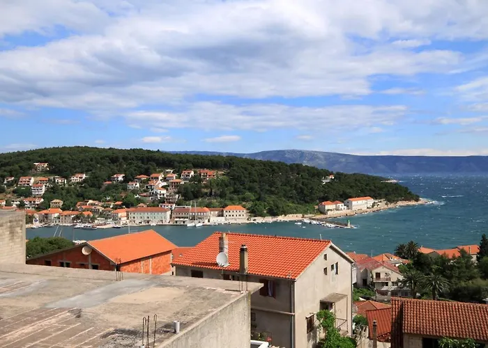 Apartments And Rooms With Parking Space Jelsa, Hvar - 8798 3* Jelsa (Hvar)