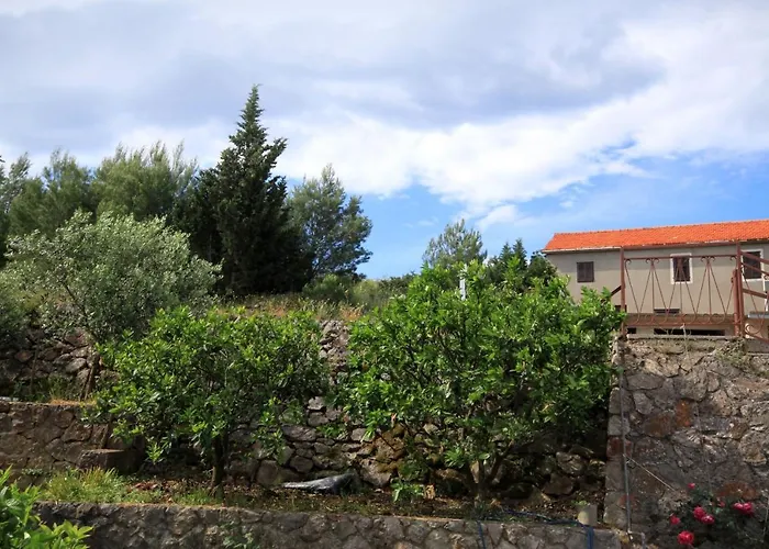 Apartments And Rooms With Parking Space Jelsa, Hvar - 8798