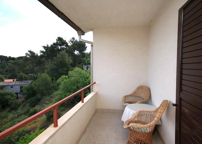 Apartments And Rooms With Parking Space Jelsa, Hvar - 8798
